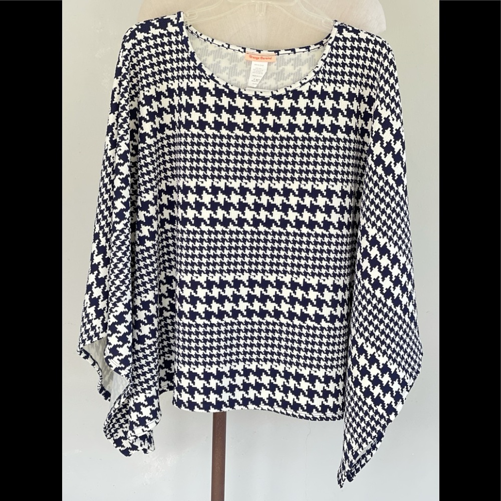Houndstooth Poncho by Orange Caramel